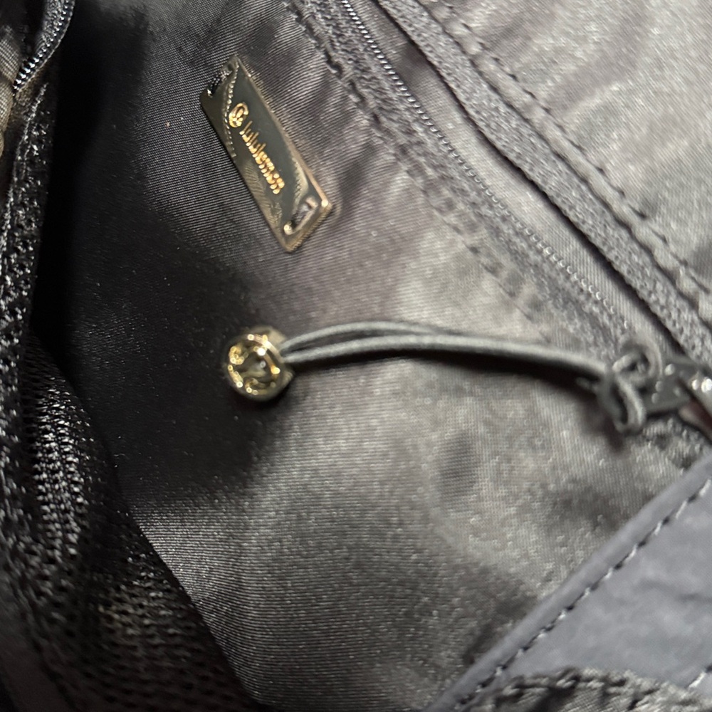 Lululemon On My Level Bag - Picture 8 of 14